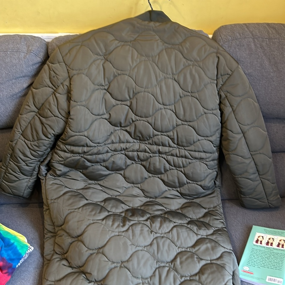 coat perfect for spring in excellent condition